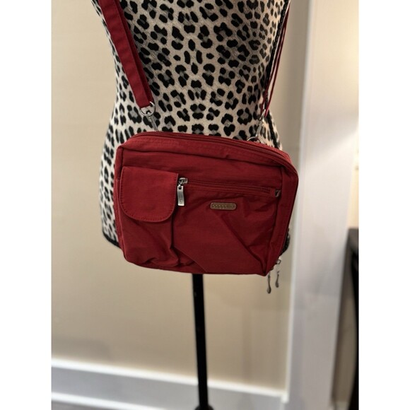 Baggallini Messenger Bag Purse Zip Adjustable Crossbody Compartments  Red - Picture 4 of 16